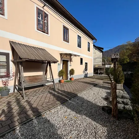 Apartma Na Starem Placu 公寓 伊德里亚