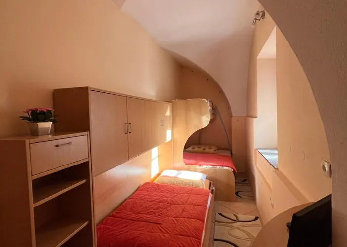 Apartma Na Starem Placu דירה *